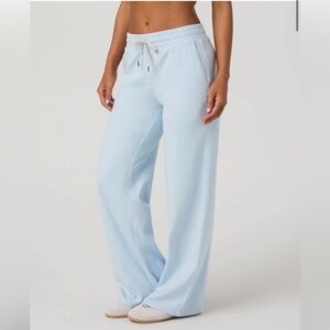 Vuori Halo Essential Wideleg Pant